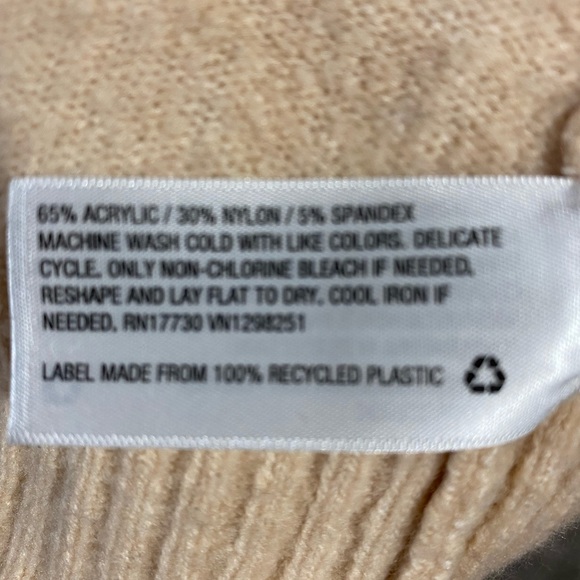 Sweater with Pockets - Picture 7 of 8